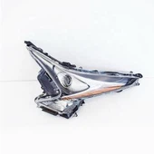 Сглобяване на лампата за предни глави на автомобила за Prius